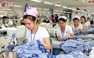 30多家媒體求參觀!青島這家紡織廠創立60年,年產值過百億,它的智能工廠、無水染色、智能服裝都堪稱行業典范!