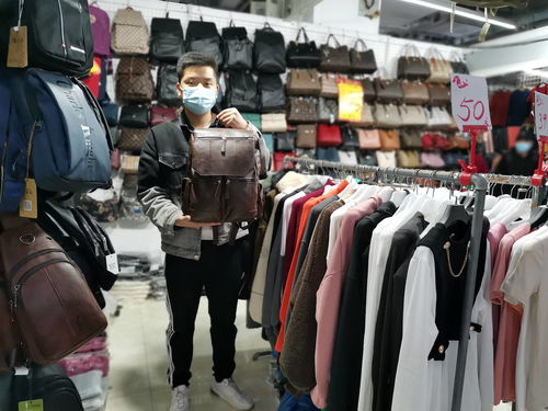 首屆春季外貿(mào)絲綢服裝商品購物節(jié)璀璨啟幕，日用百貨琳瑯滿目